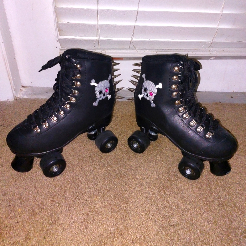 Dolls Kill Spiked Black Skull Punk Princess Roller Skates